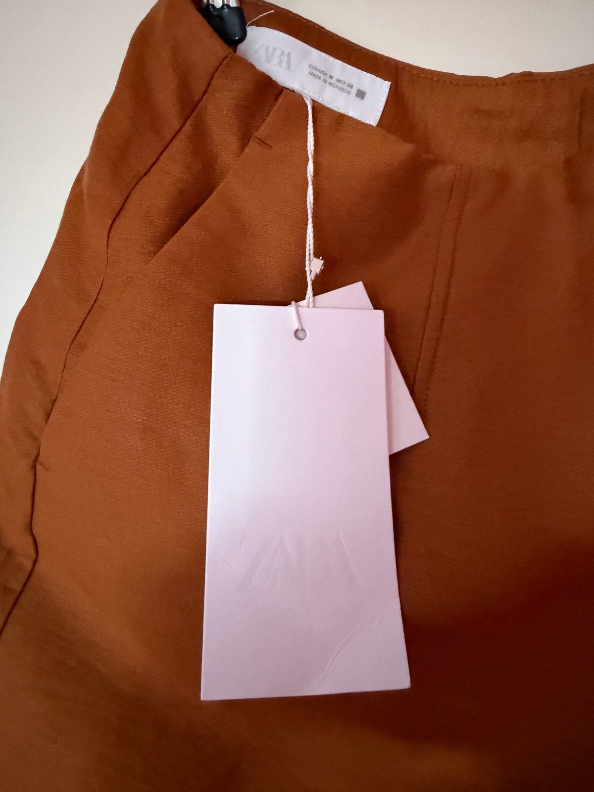 Nieuwe Zara shorts in terracotta kleur, maat M, Kleding | Dames, Maat 38/40 (M), Overige kleuren, Kort, Nieuw