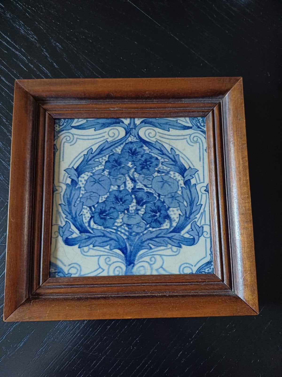Ingelijste Delfts Blauw tegel met bloemmotief, Ophalen of Verzenden