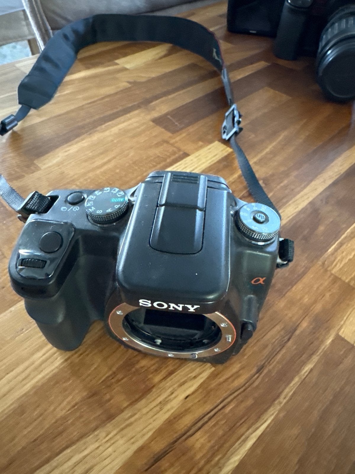 Sony Alpha A100 Spiegelreflexcamera - Body, Spiegelreflex, Beeldstabilisatie, Ophalen of Verzenden, Zo goed als nieuw