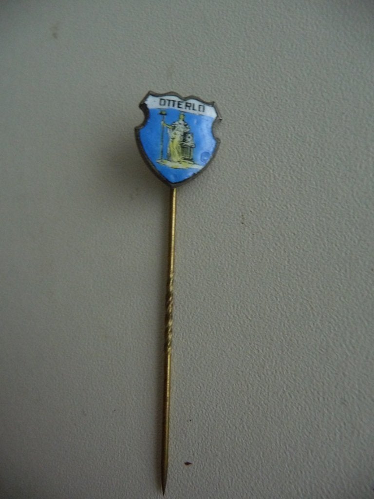 9 oude emaille speldjes met - WAPEN van NEDERLANDSE STEDEN -, Ophalen of Verzenden, Gebruikt, Stad of Land, Speldje of Pin