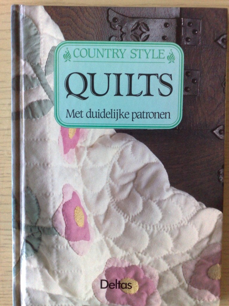 "Country style" Quilts met patronen ( borduren en naaien), Verzenden, Zo goed als nieuw, Patroon