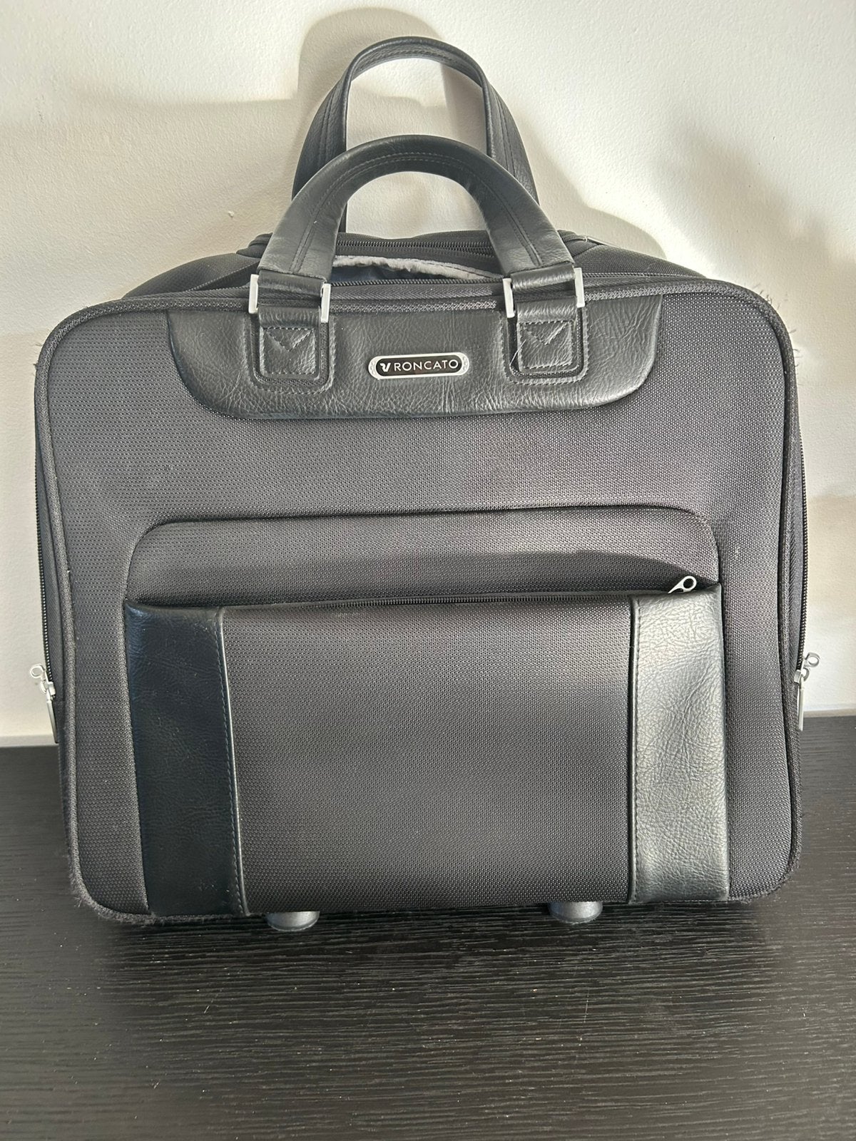 Reistas /Trolley.   42/35.    Vroncato, Ophalen of Verzenden, Gebruikt, 30 cm of meer, Wieltjes