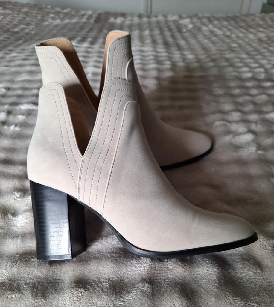 Enkellaarsjes Off White maat 39, Kleding | Dames, Schoenen, Ophalen of Verzenden, Zo goed als nieuw, Wit
