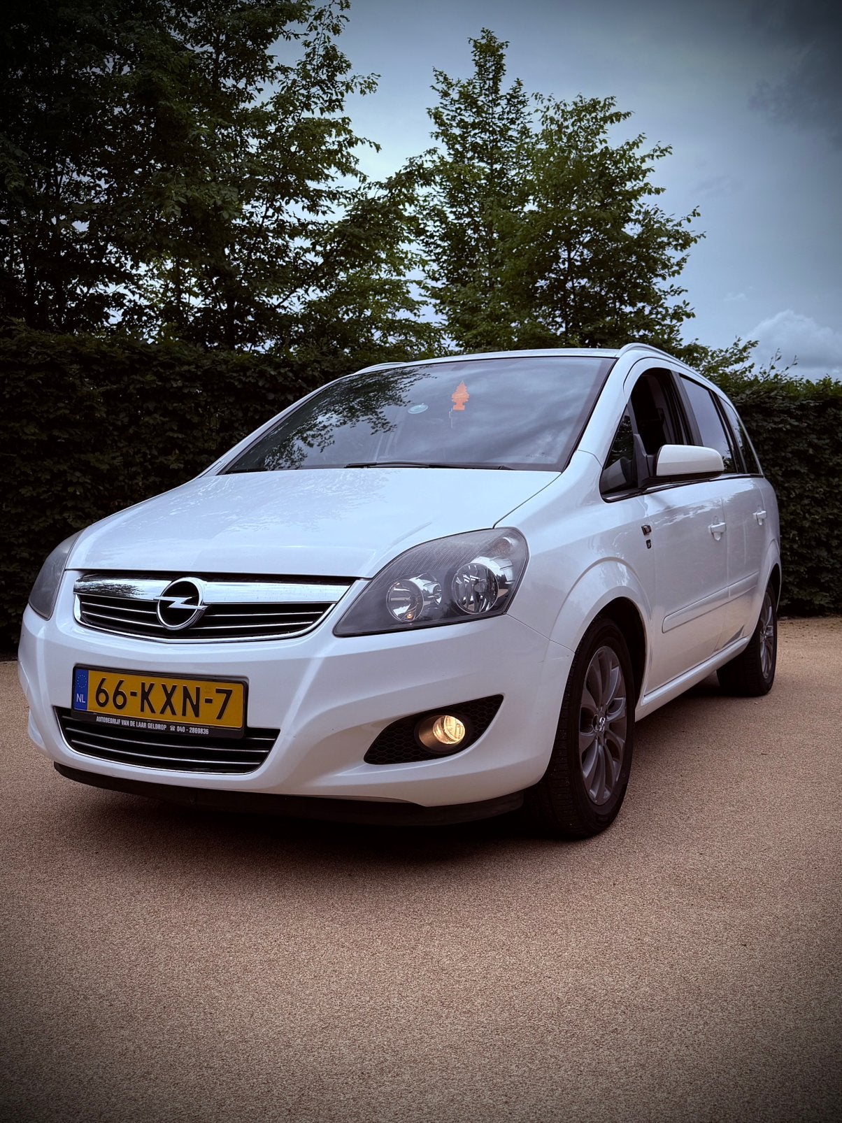 Opel Zafira 1.8 2010 Wit 111 year editie, Auto's, Opel, Voorwielaandrijving, 4 cilinders, Wit, Particulier