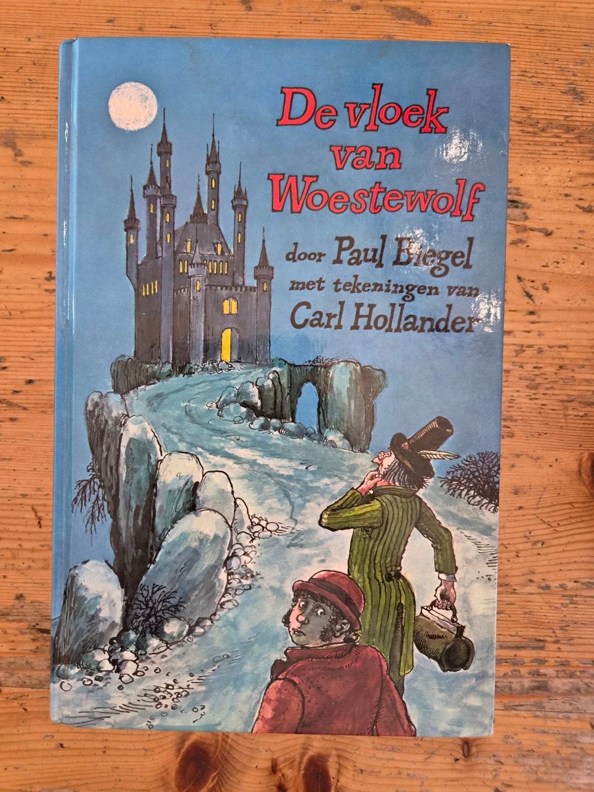 De vloek van Woestewolf - Paul Biegel (Sprookjesboek), Ophalen of Verzenden, Gelezen, Paul Biegel, Sprookjes