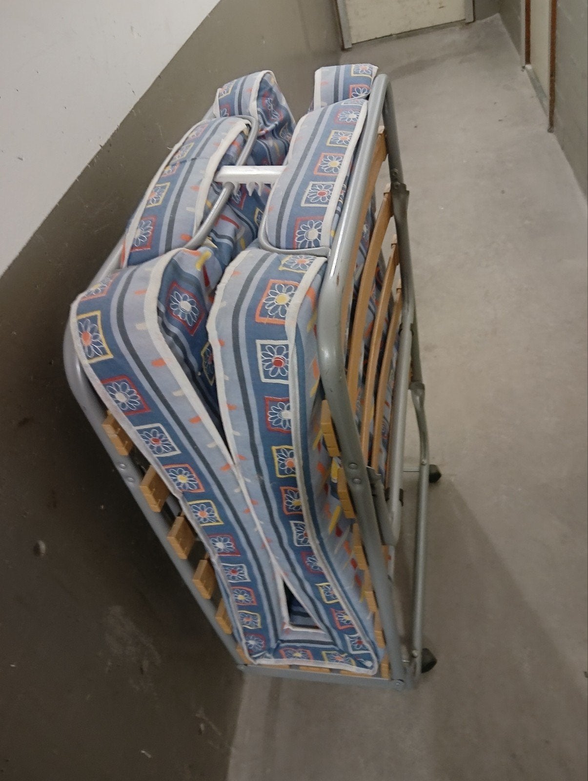 Opklapbed Vouwbed, logeerbed,Opklapbaar , opklapbed, Huis en Inrichting, Slaapkamer | Bedden, Gebruikt, Eenpersoons, Blauw, 80 cm