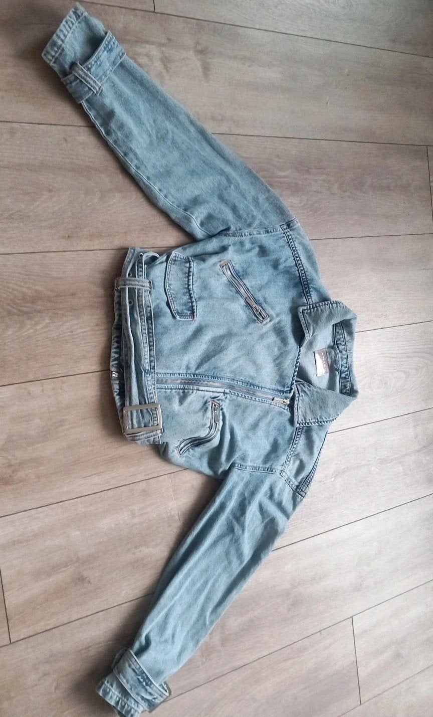 Stoere spijkerjas van Amisu, als nieuw!, Kleding | Dames, Jassen | Zomer, Blauw, Ophalen of Verzenden, Zo goed als nieuw, Maat 34 (XS) of kleiner
