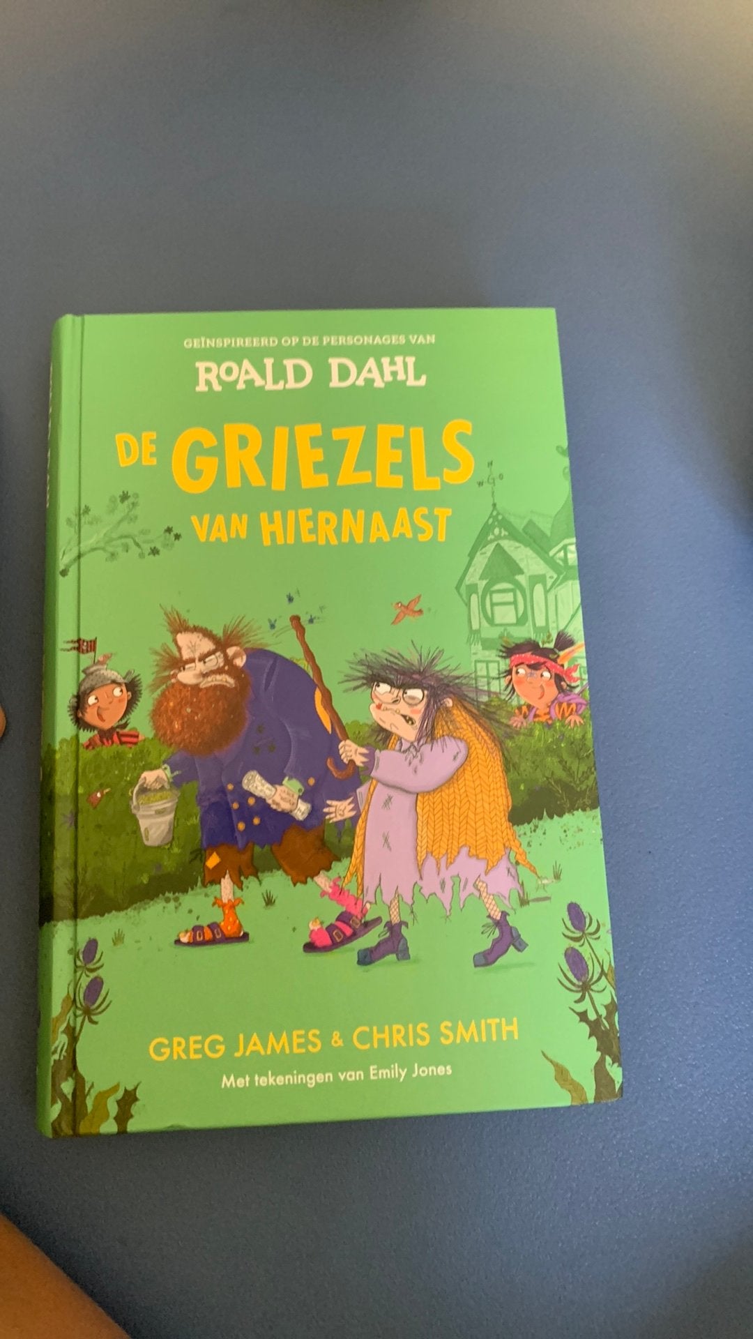 Griezels van hiernaast, Ophalen of Verzenden, Zo goed als nieuw, Fictie algemeen
