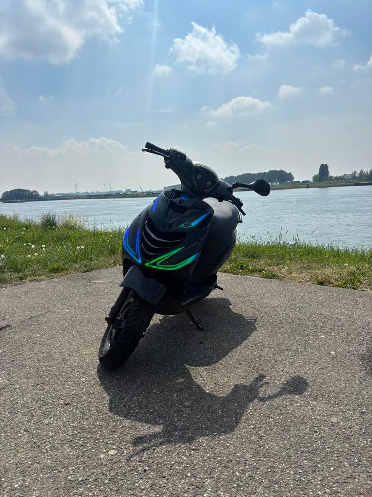 Piaggio zip 2takt 70cc, Fietsen en Brommers, Scooters | Piaggio, Zo goed als nieuw, Zip, Tweetakt, Ophalen
