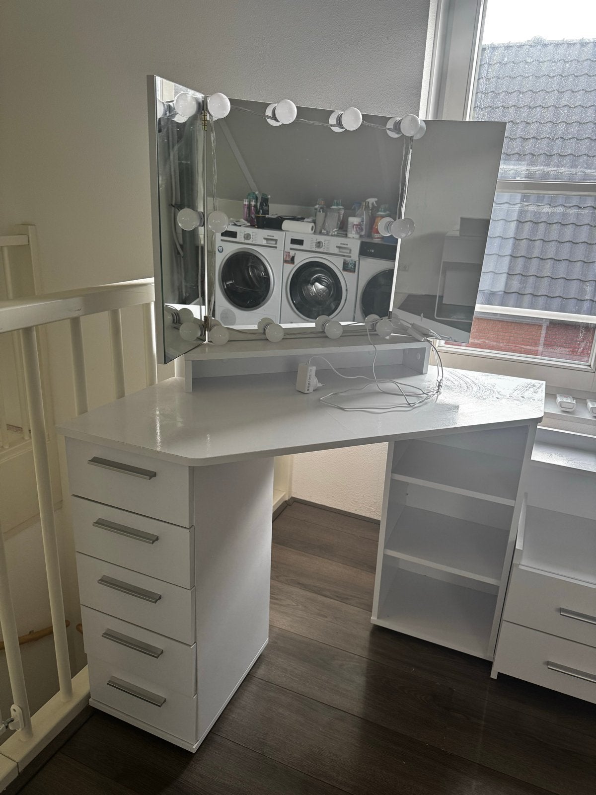 Witte Hoek Kaptafel met Verlichte Spiegel en Lades, Ophalen, Zo goed als nieuw, Hout, 100 tot 150 cm