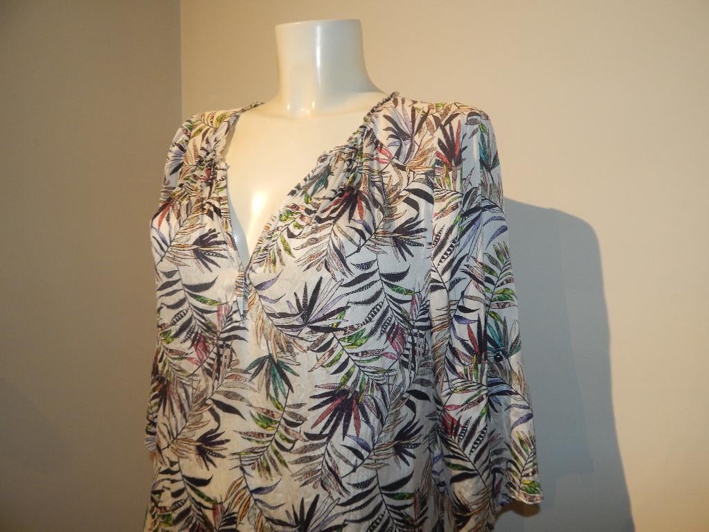 Dea Kudibal zijde kleurrijke print v hals mt XL, Kleding | Dames, Blouses en Tunieken, Overige kleuren, Verzenden, Maat 46/48 (XL) of groter