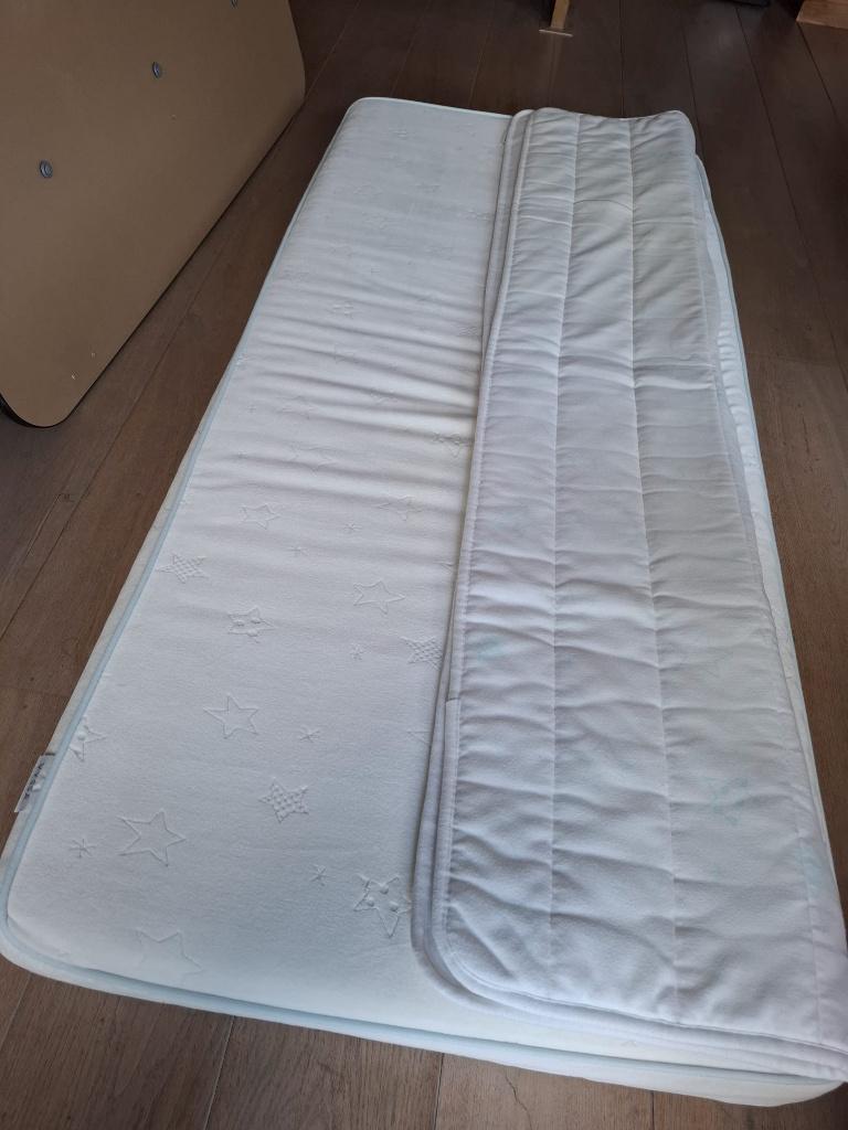 Matras peuterbed Ikea Vyssa + benodigdheden, Kinderen en Baby's, Kinderkamer | Bedden, Ophalen, 70 tot 85 cm, 140 tot 160 cm, Zo goed als nieuw
