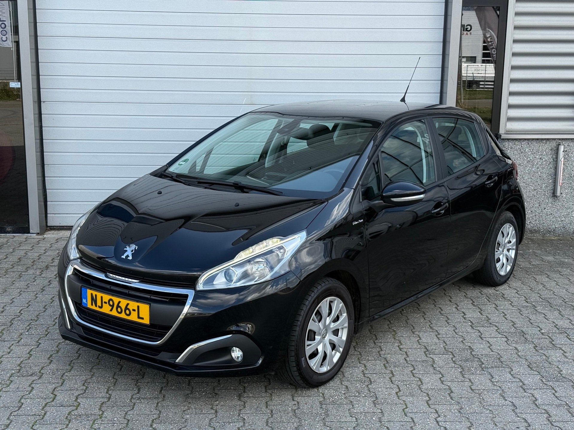 Peugeot 208 1.2 PureTech Active airco, Stof, Gebruikt, 1199 cc, 82 pk
