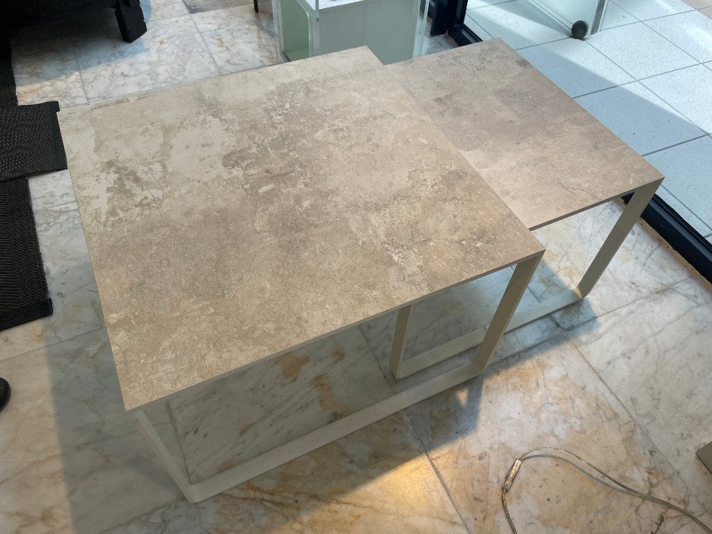 SHOWROOM UITVERKOOP; METAFORM bijzettafel 2 stuks, Minder dan 55 cm, Rond, Nieuw, Ophalen