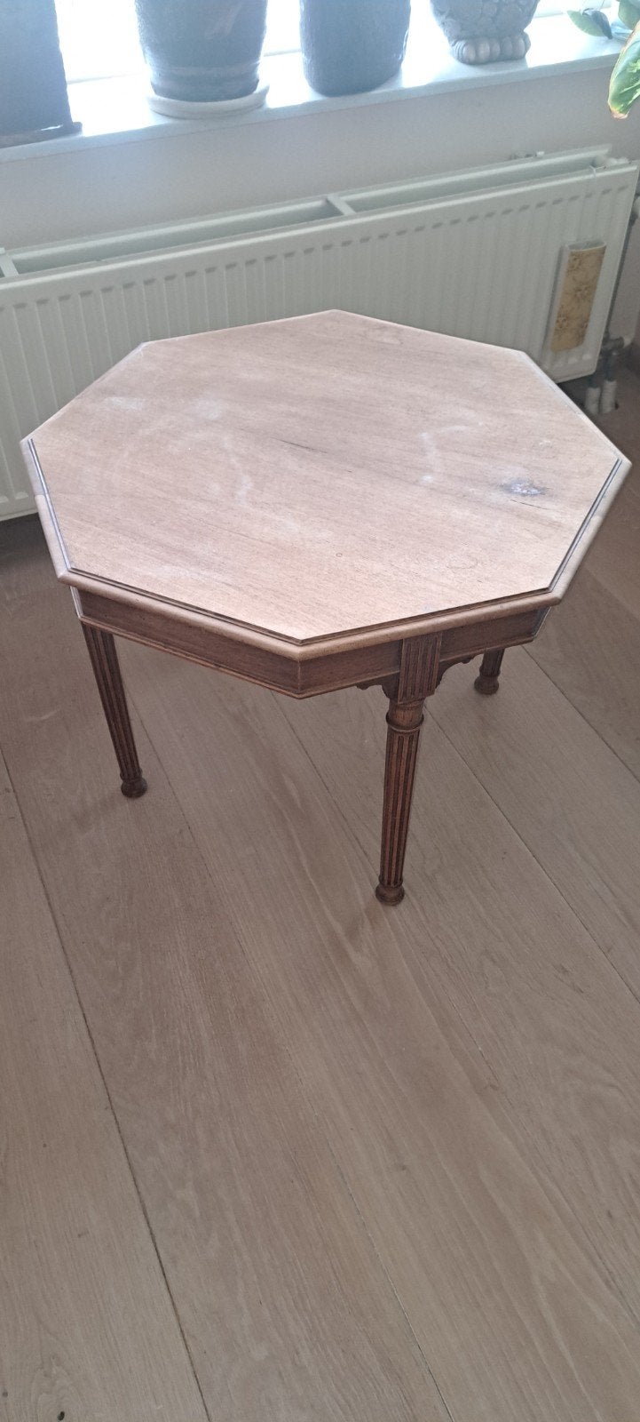 Bijna gratis, salontafel  bijzettafel voor1 krat Hertog Jan, Ophalen