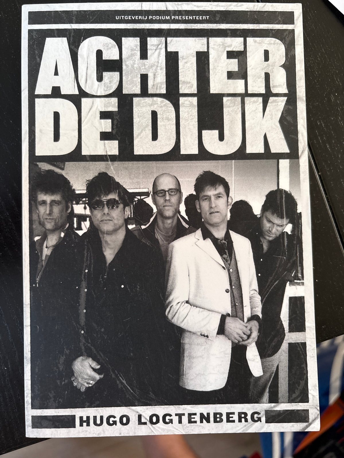 Achter de Dijk - Hugo Logtenberg (Boek), Ophalen of Verzenden, Gelezen, Nederland