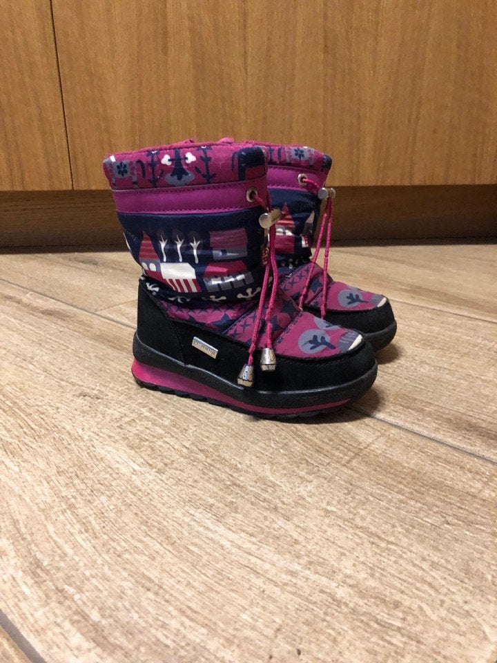 Mooie sneeuw boots laarsjes maat 26, Ophalen of Verzenden, Zo goed als nieuw, Meisje, Laarzen