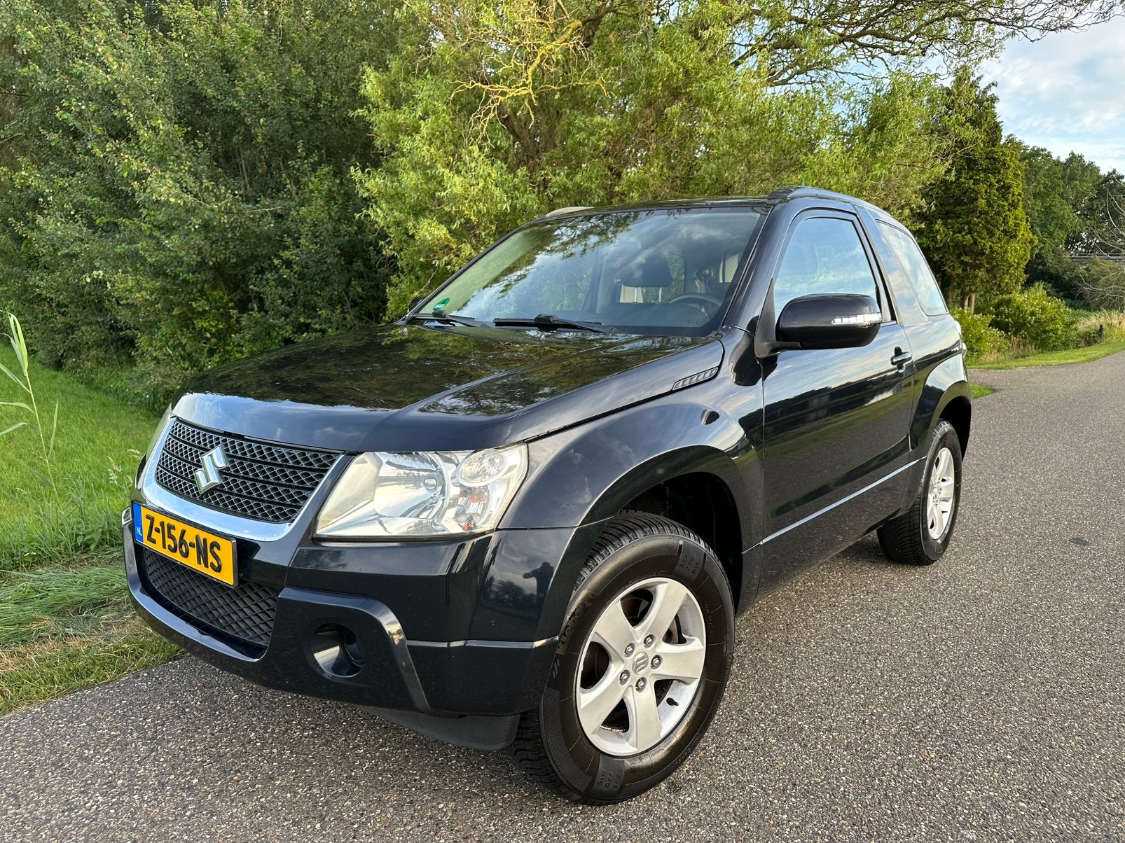 Suzuki Grand Vitara 1.6 Exclusive Airco | 4X4 | Nieuwe Apk, Stof, Zwart, 4 cilinders, Handgeschakeld
