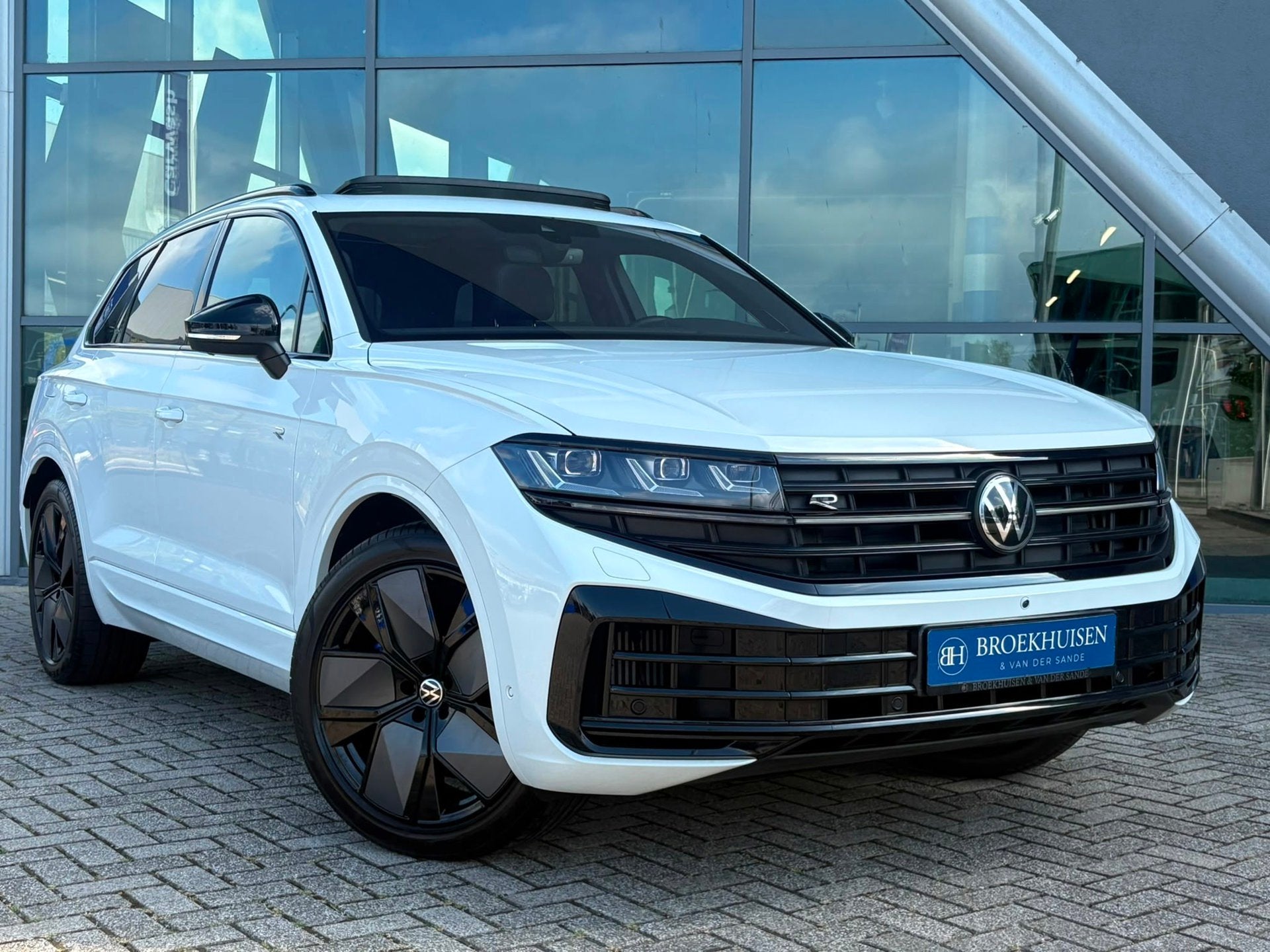 Volkswagen Touareg 3.0 TSi eHybrid 4MOTION R 462pk NW model, Automaat, Gebruikt, Zwart, 2995 cc
