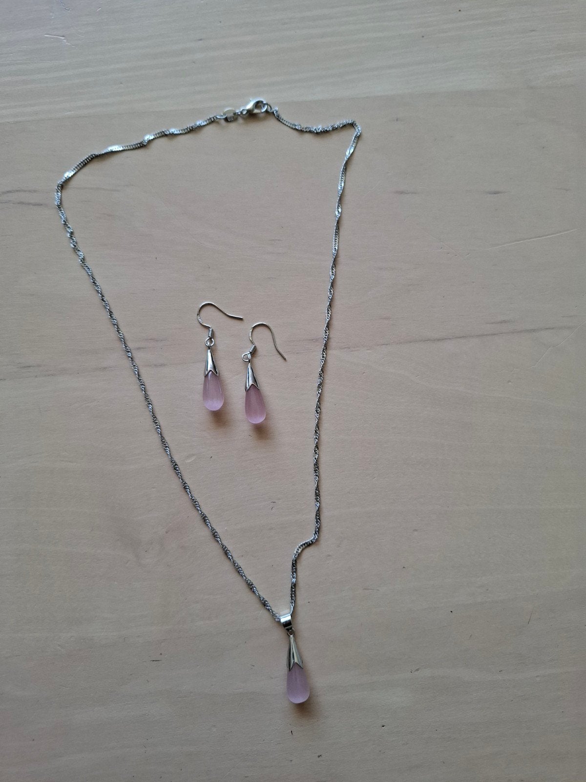 Ketting en oorbellen met roze cat eye hangers 925, Ophalen of Verzenden, Zilver, Zilver