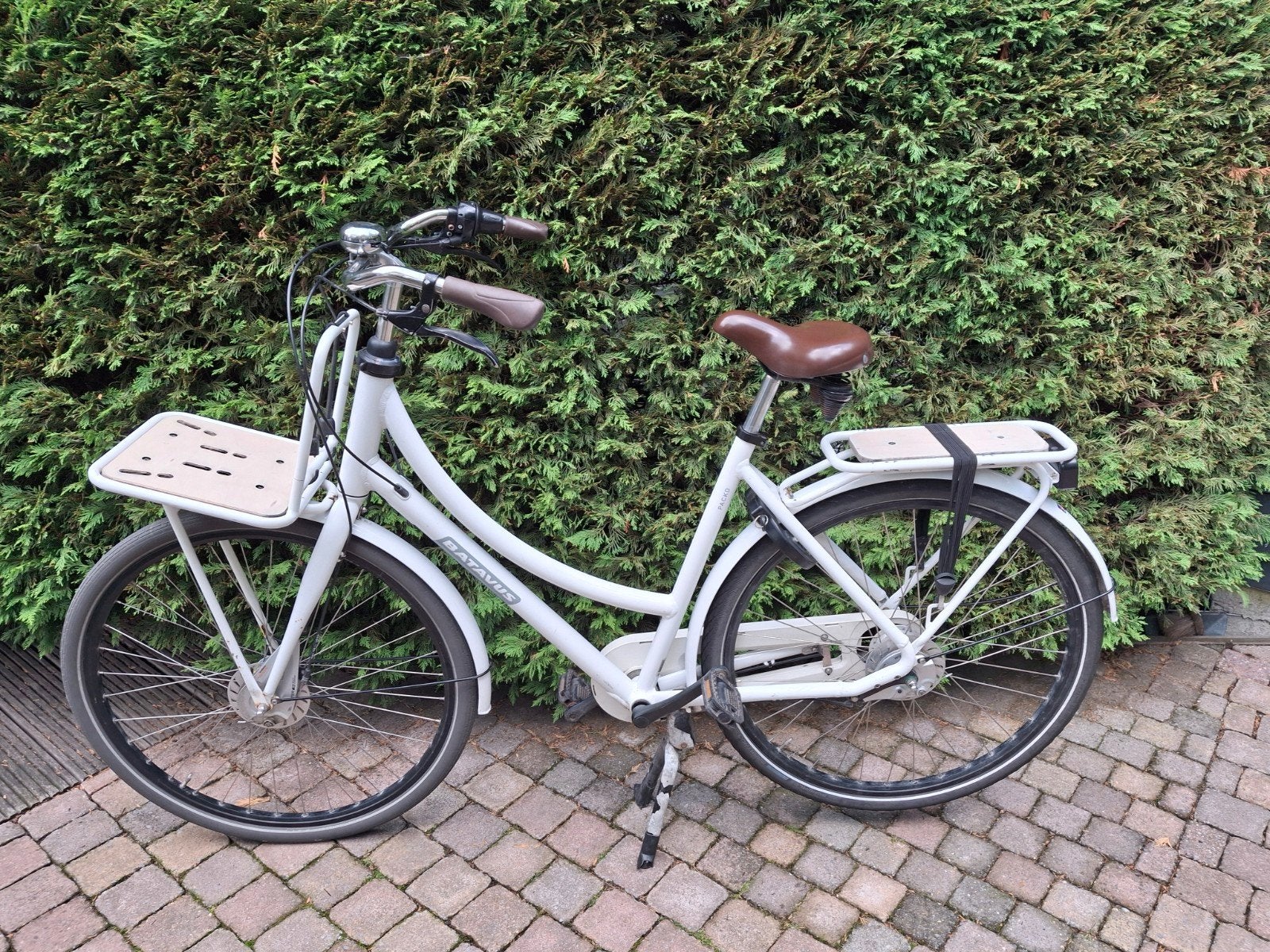 Batavus PackD Damesfiets - Wit met bruine accenten, Fietsen en Brommers, Fietsen | Dames | Damesfietsen, Ophalen, Gebruikt, Versnellingen