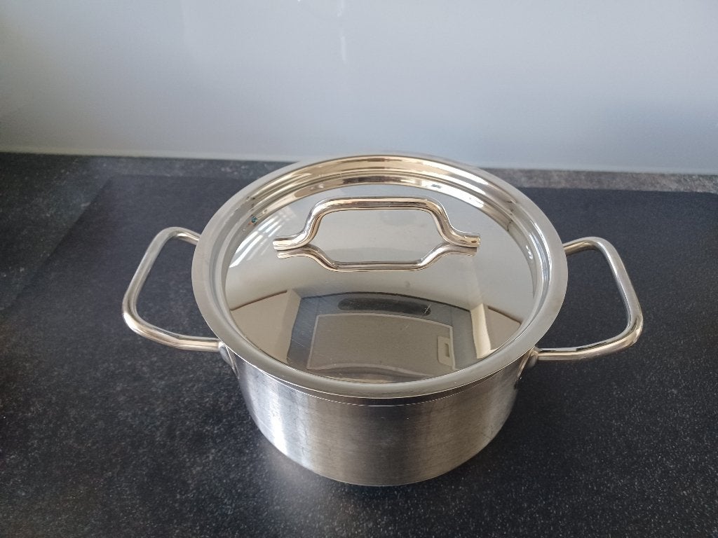 Kookpan-BK 18 cm, Zo goed als nieuw, Rvs, Keramische plaat, Ophalen