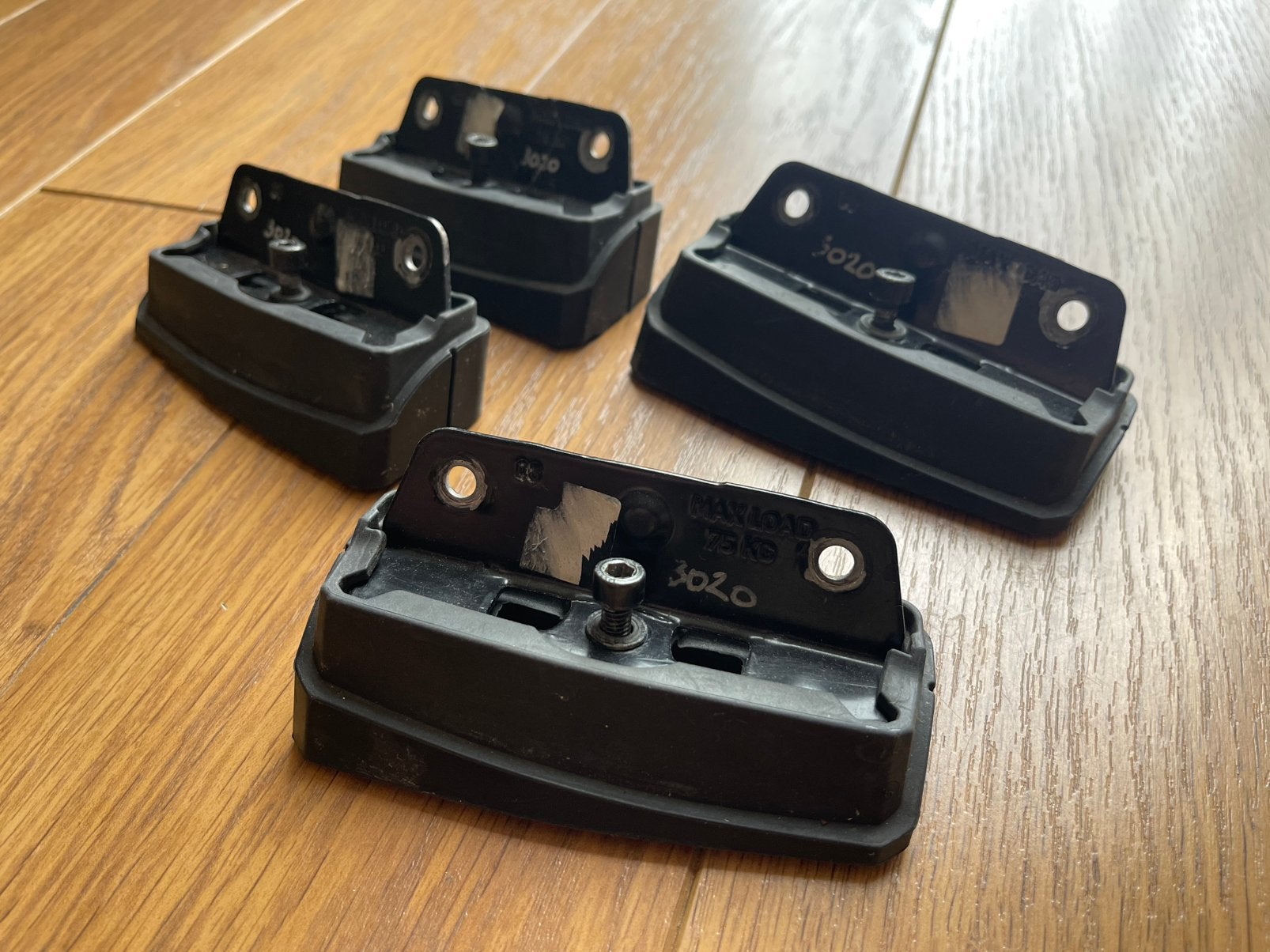 Thule Adapter kit 3020 rubber voeten, Auto diversen, Dakdragers, Gebruikt, Ophalen of Verzenden