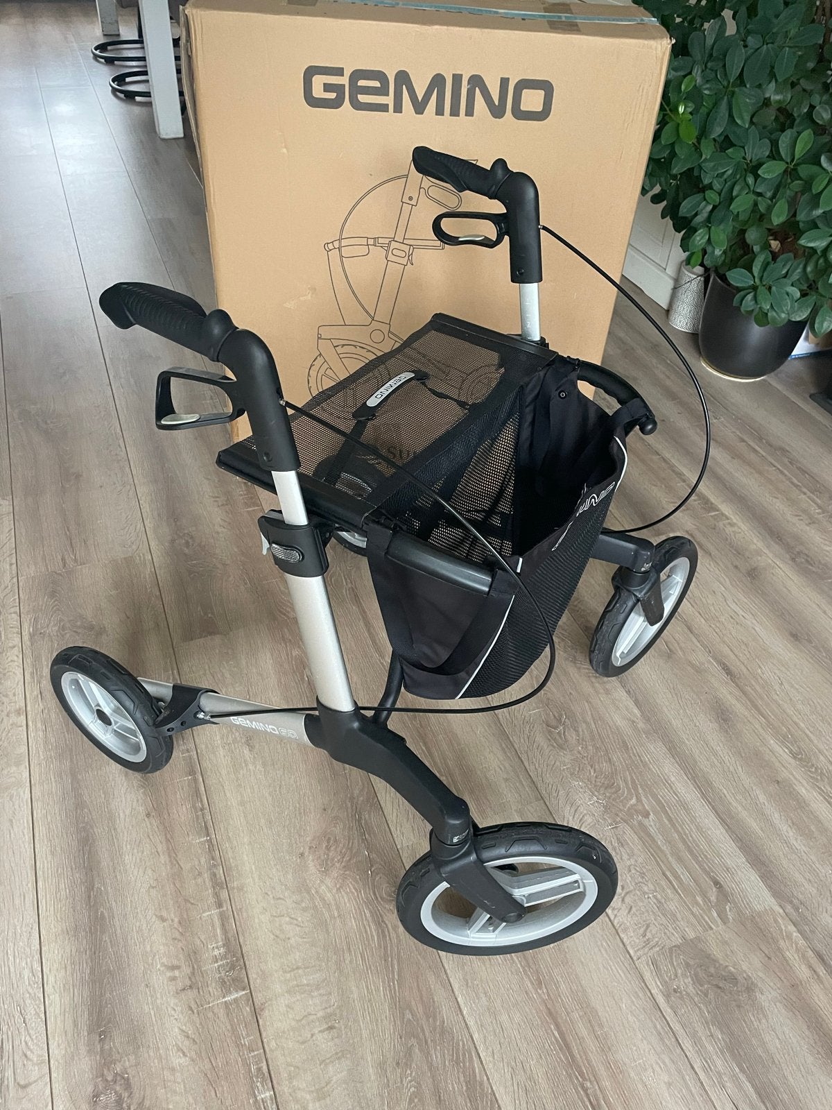 Gemino 60 rollator inclusief boodschappen netje, Ophalen, Lichtgewicht, Gebruikt