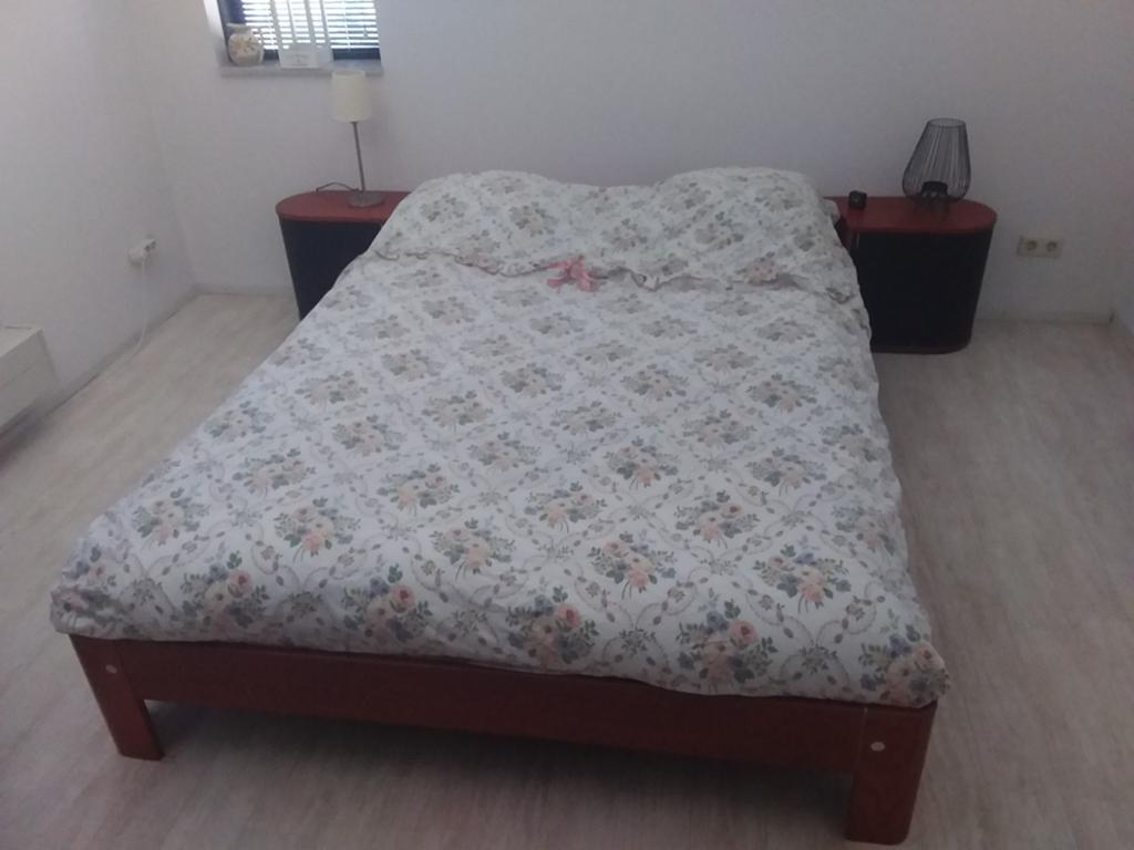 Auping auronde 210x160 kersen, Ophalen, Gebruikt, 210 cm, Tweepersoons
