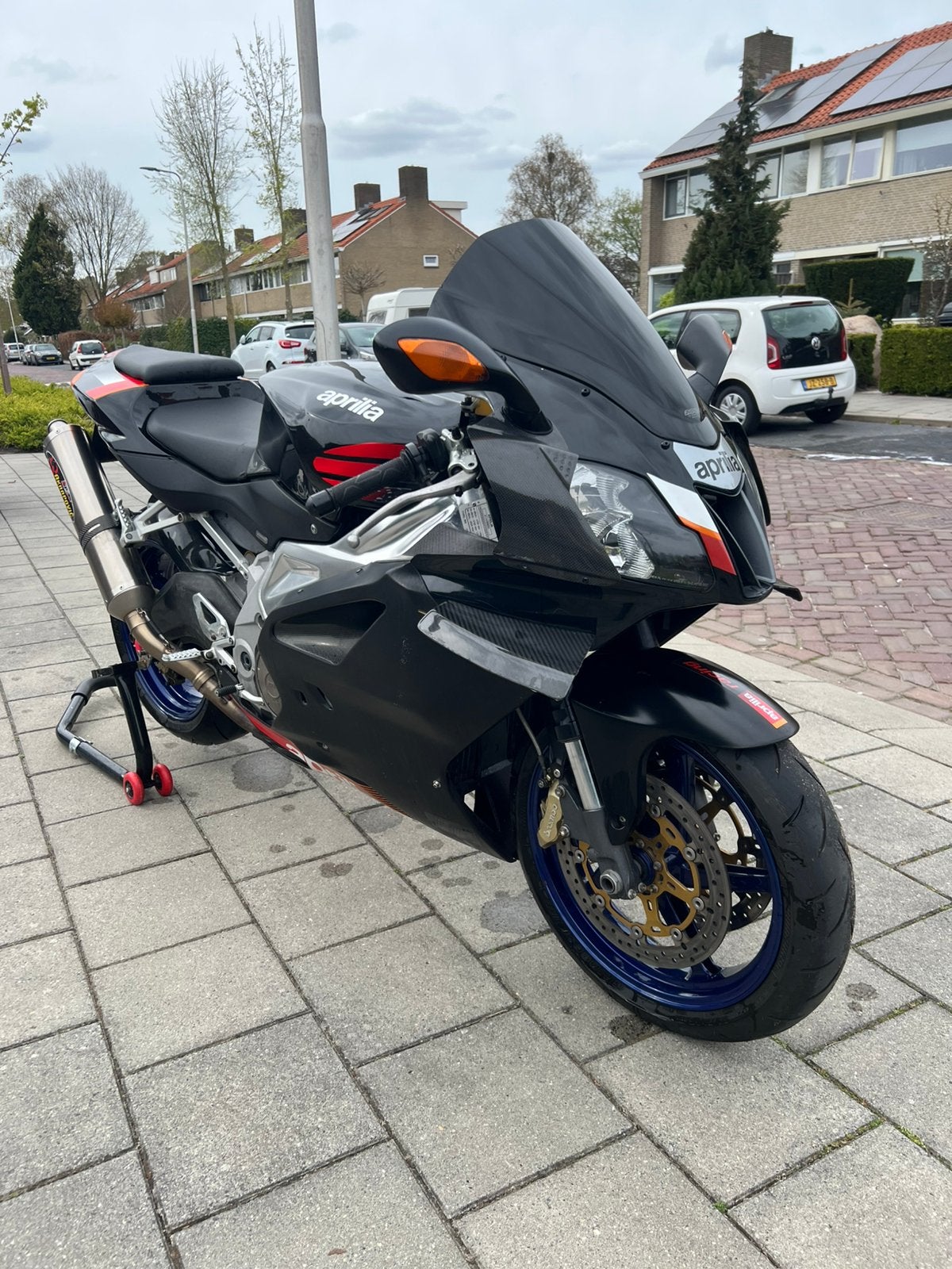 Aprilia rsv 1000r, Motoren, 2 cilinders, Sportuitlaat, Occasion, Motorrijbewijs A