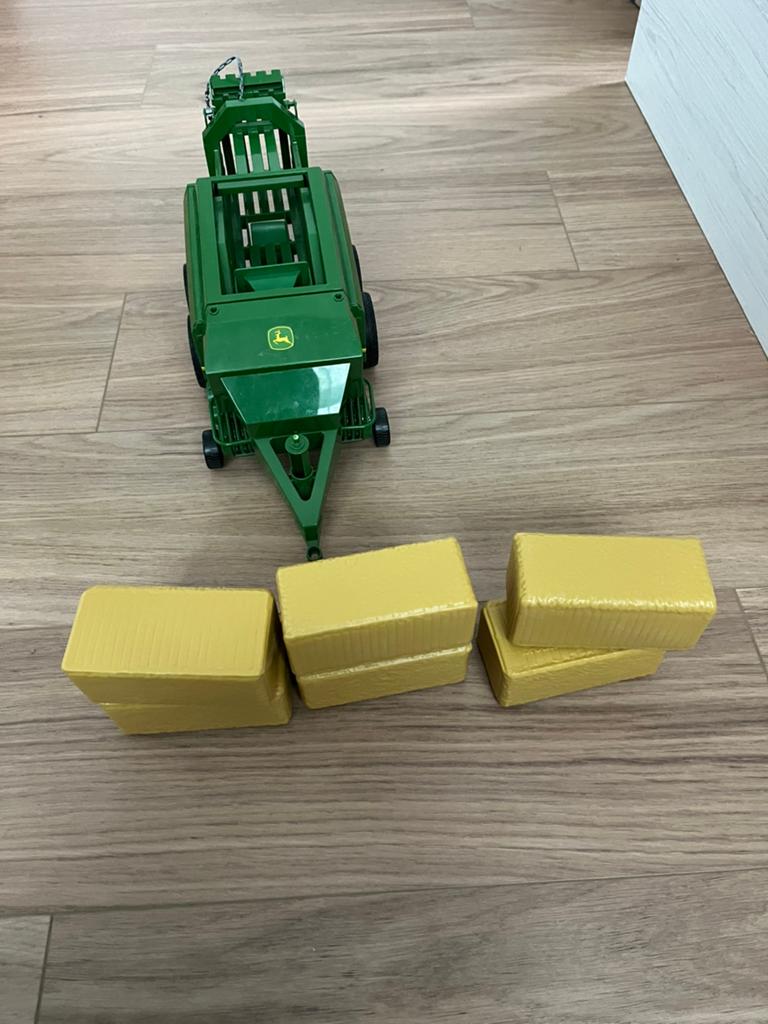 Bruder john deere balen pers +6 vierkante balen, Ophalen of Verzenden, Gebruikt, Tractor of Landbouw, Overige merken