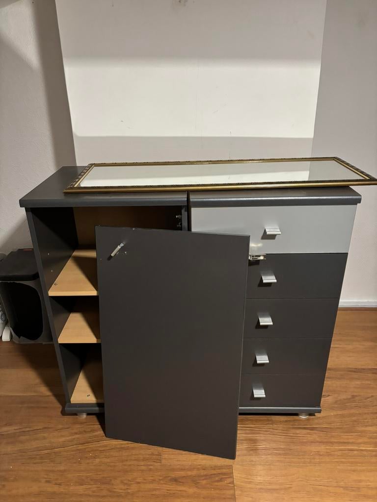 Kast gratis af te halen, Antiek en Kunst, Antiek | Meubels | Kasten, Ophalen