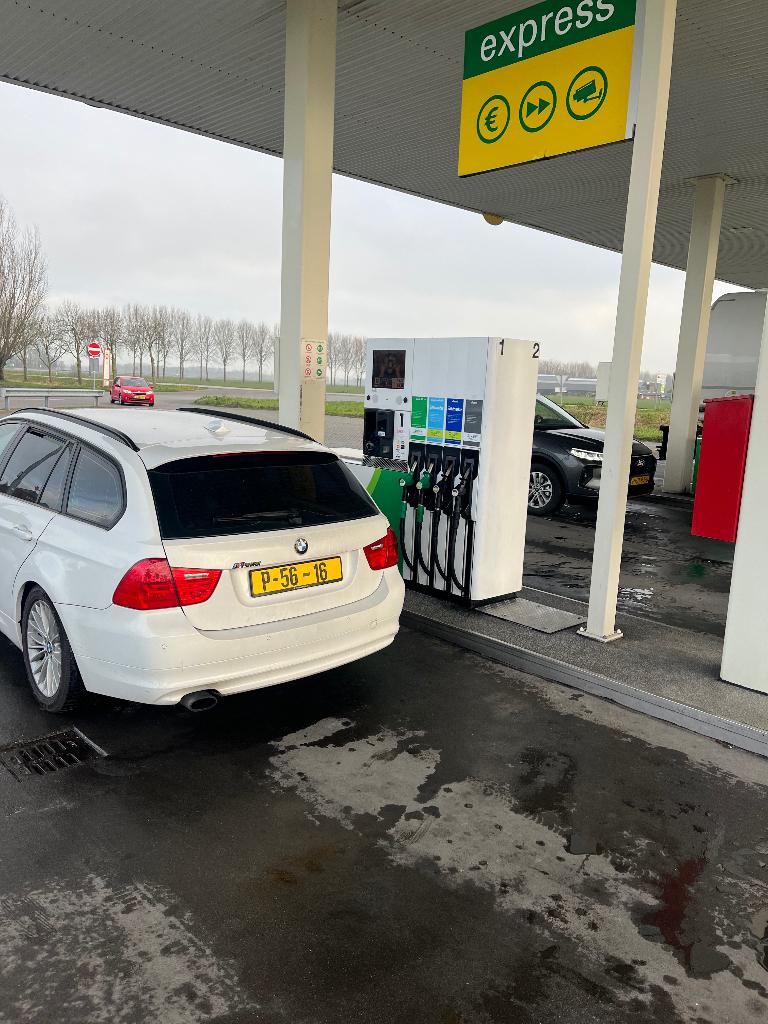 BMW 3-Serie 2.0 D 320 Touring 2011 Wit, Auto's, BMW, Achterwielaandrijving, 1995 cc, 4 cilinders, Leder en Stof