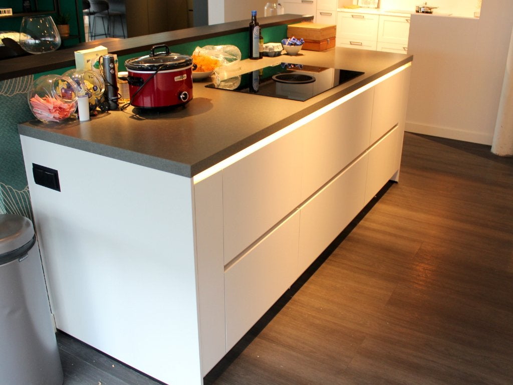 UH13 Luxe Häcker eilandkeuken met Quooker CUBE, Huis en Inrichting, Ophalen, Info@)haecker-kuechen.de, Gebruikt, Wit