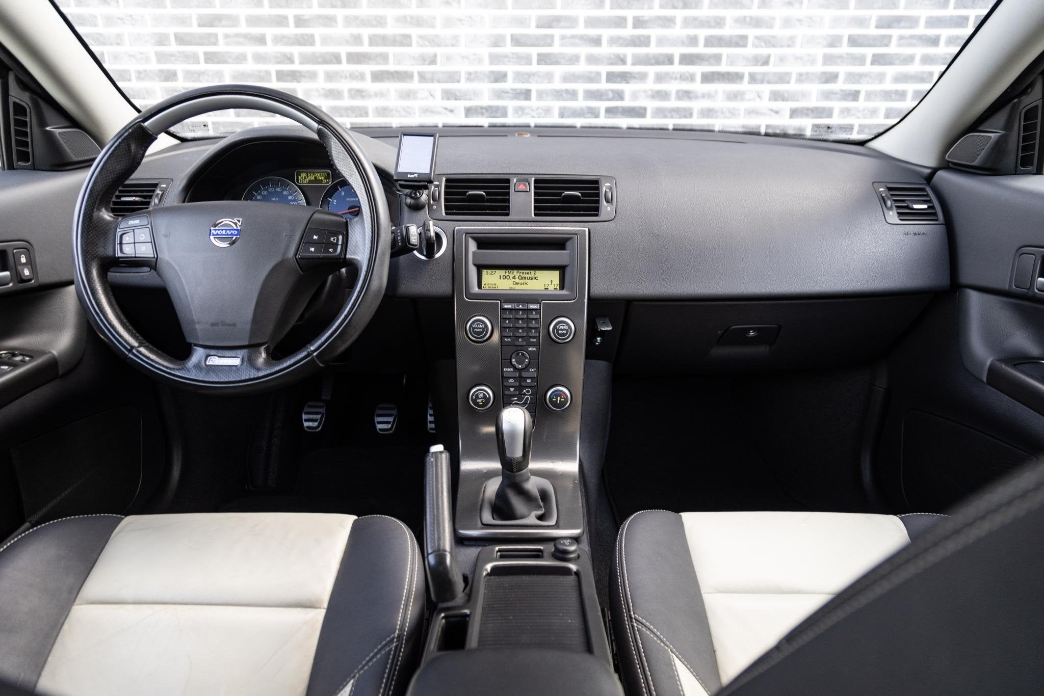 Volvo C30 2.0 R-Edition | Lederen bekleding | Navigatie | Cl, Auto's, Stof, Gebruikt, 4 cilinders, 4 stoelen