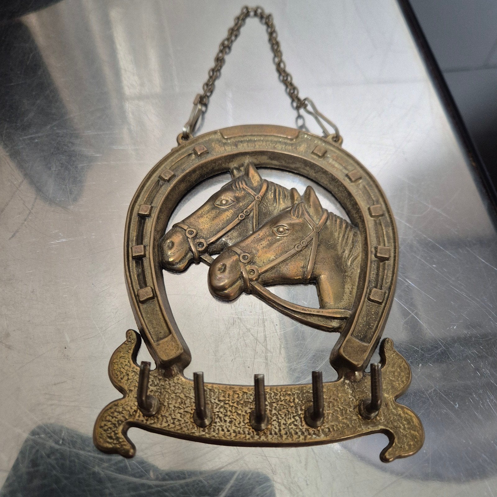 Vintage sleutelrekje hoefijzer met 2 paarden, messing, Ophalen of Verzenden, Zo goed als nieuw, Metaal