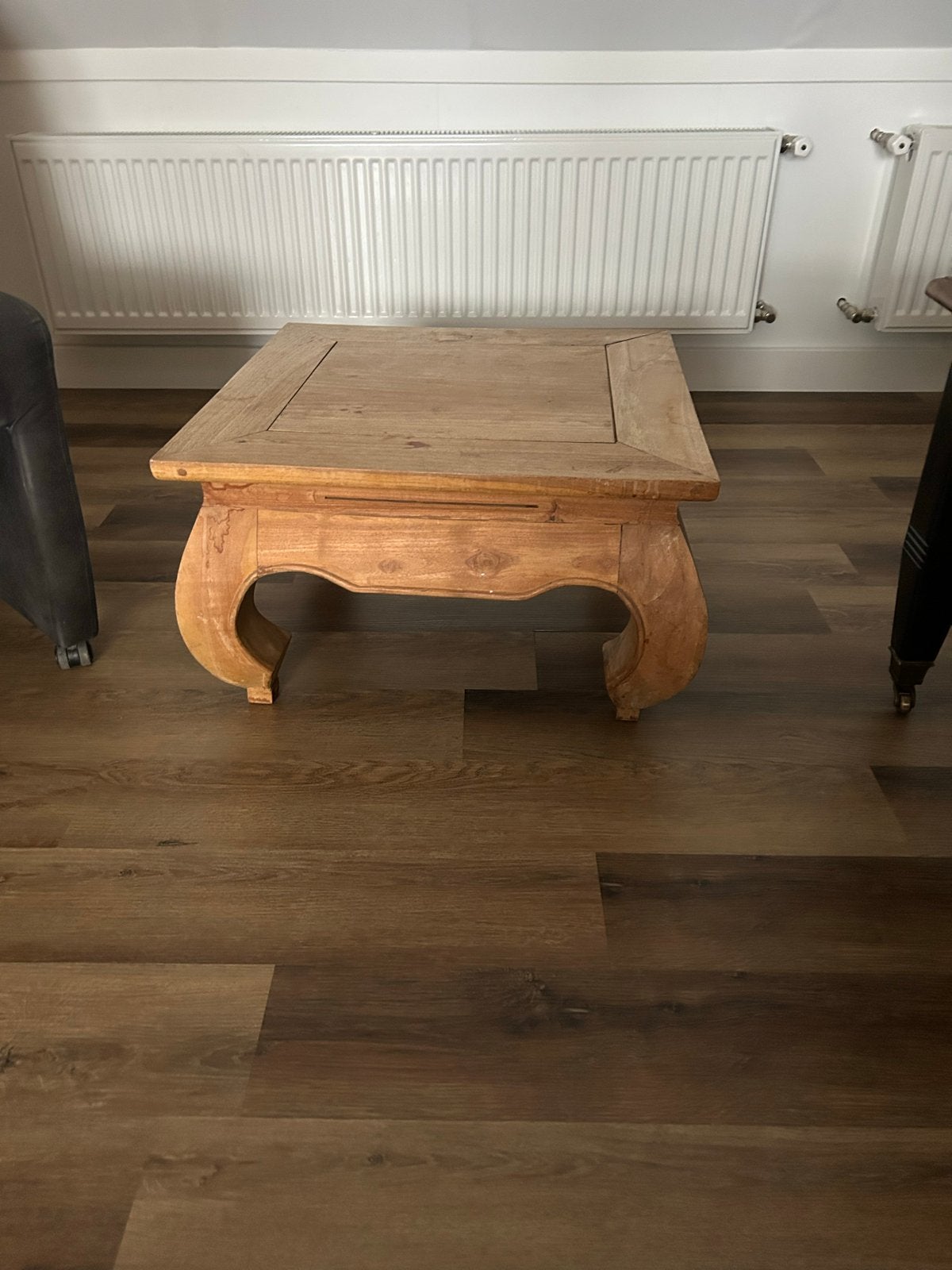 Houten salontafel met sierlijke poten, Ophalen, Gebruikt, 50 tot 100 cm, 5 – 50