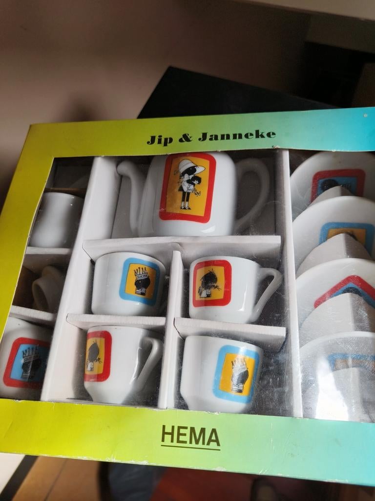 Jip & Janneke porseleinen koffieservies 13-delig HEMA, Nieuw, Ophalen of Verzenden, Overige stijlen, Porselein