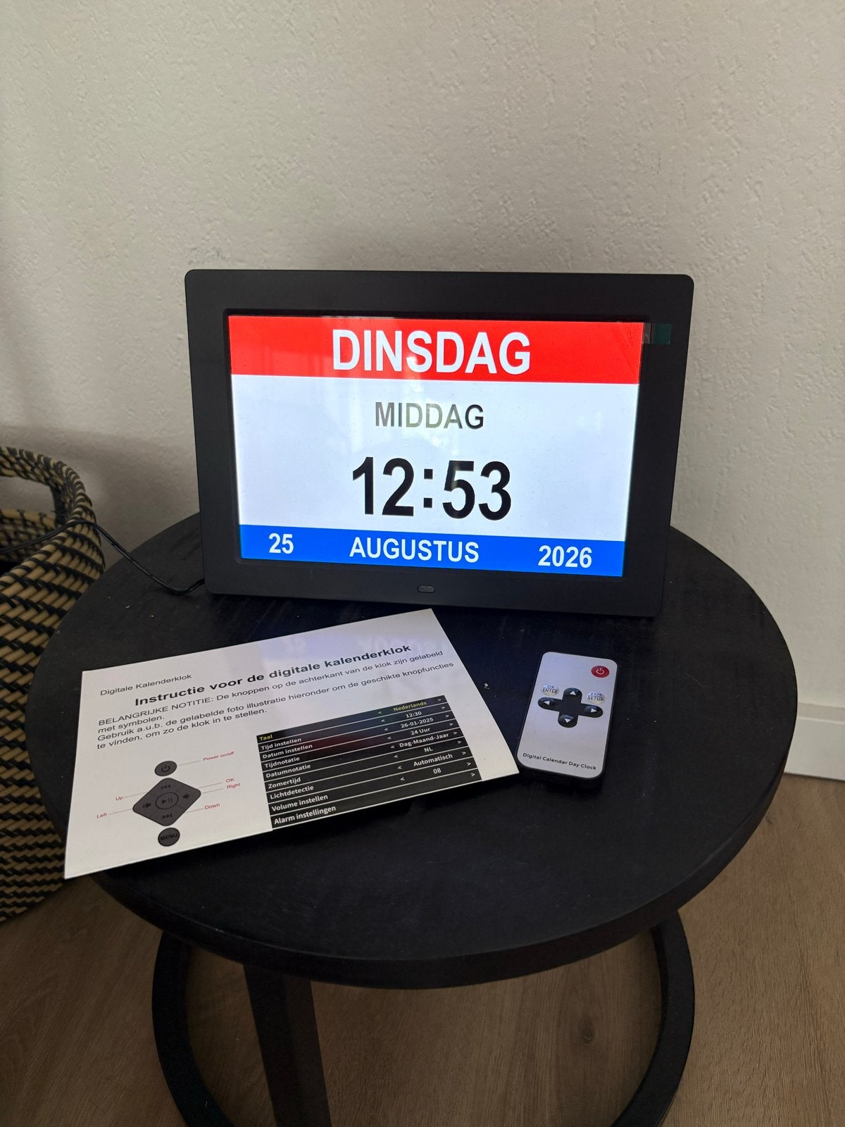 Digitale Dementie Klok - Kalenderklok met Dag en Tijd, Ophalen, Wandklok, Zo goed als nieuw, Digitaal