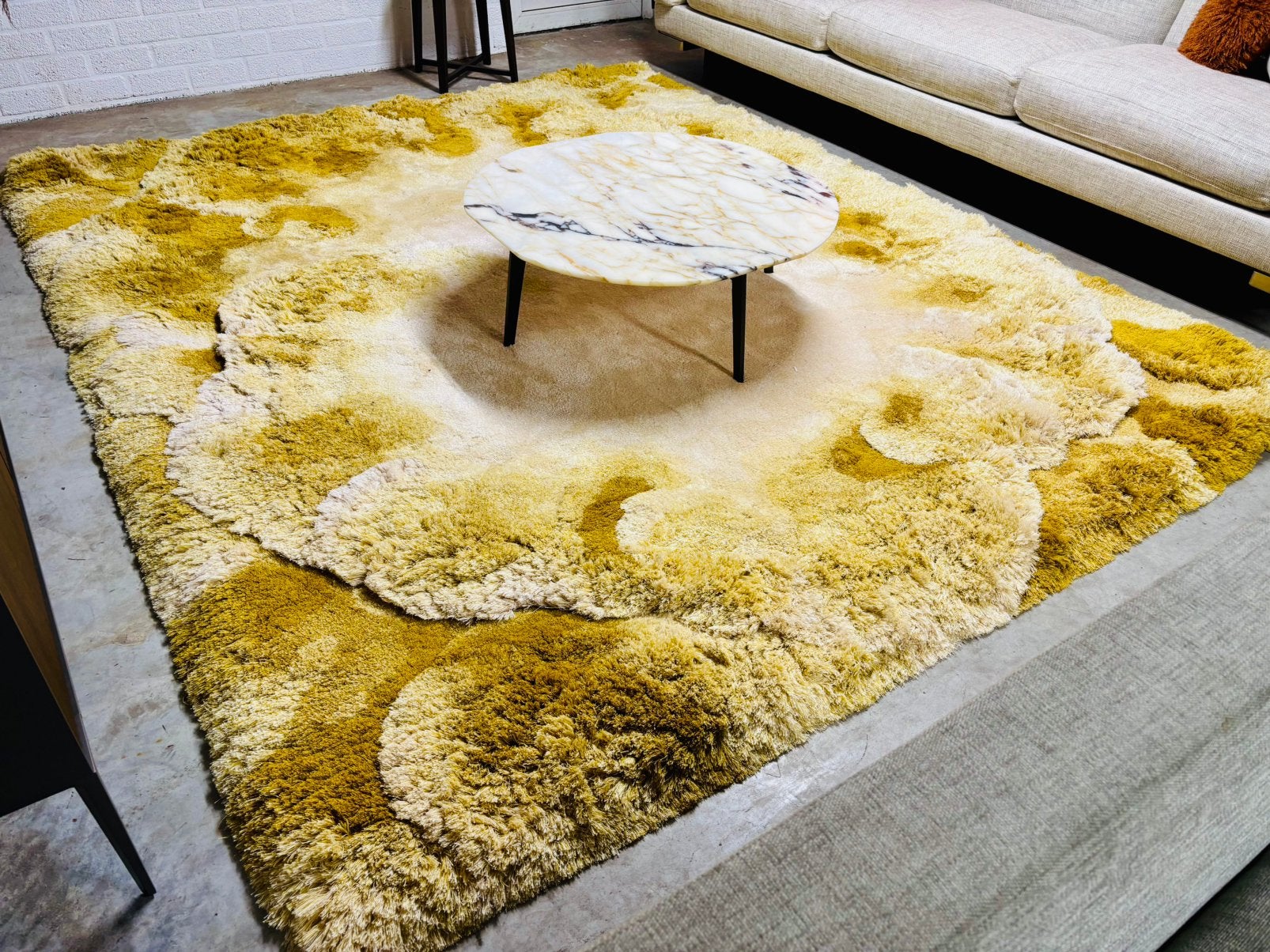 JOV “Chloe” kleed 240x305cm Yellow Gold wol/ tencell NP 7 K