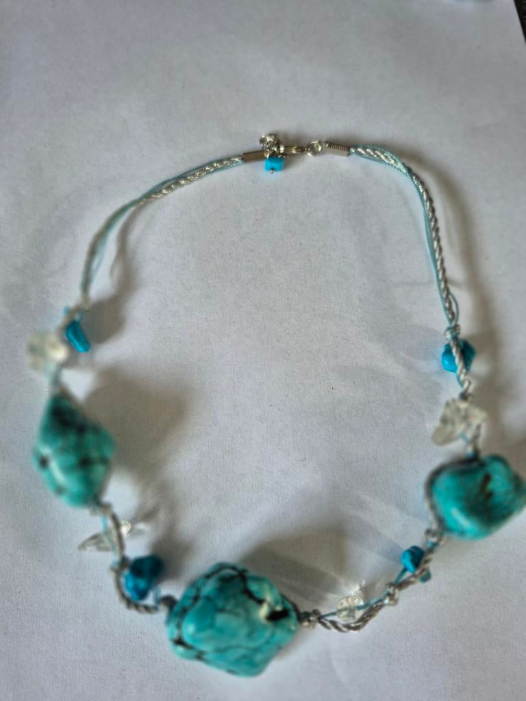 Turquoise ketting met edelstenen en verstelbare sluiting, Gebruikt, Blauw, Verstelbaar, Ophalen of Verzenden