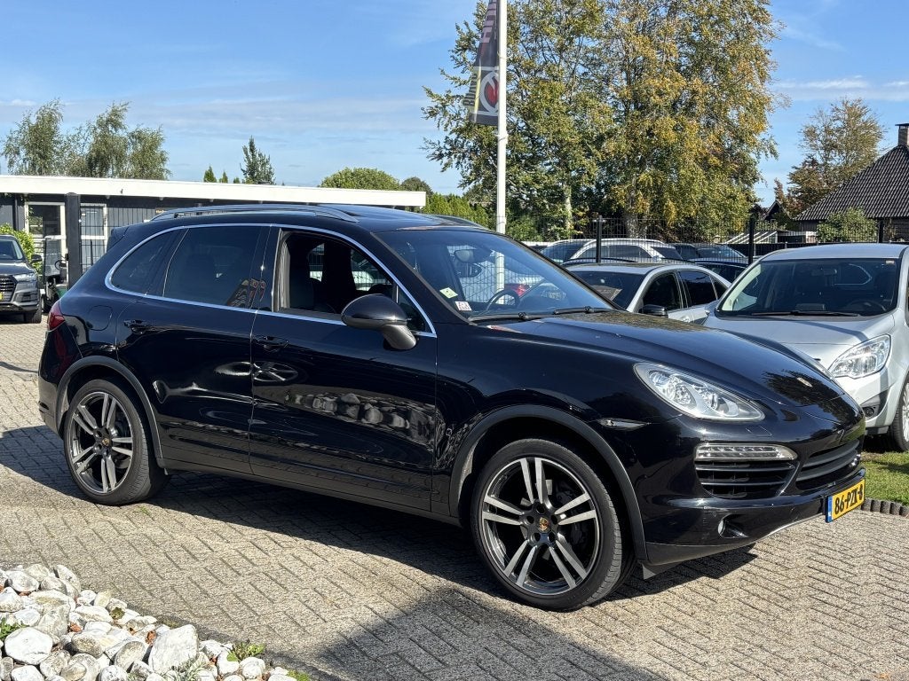 Porsche Cayenne 3.0D 2011 Zwart NL Auto Schuifdak Trekhaak, Auto's, Automaat, Gebruikt, Zwart, Bedrijf