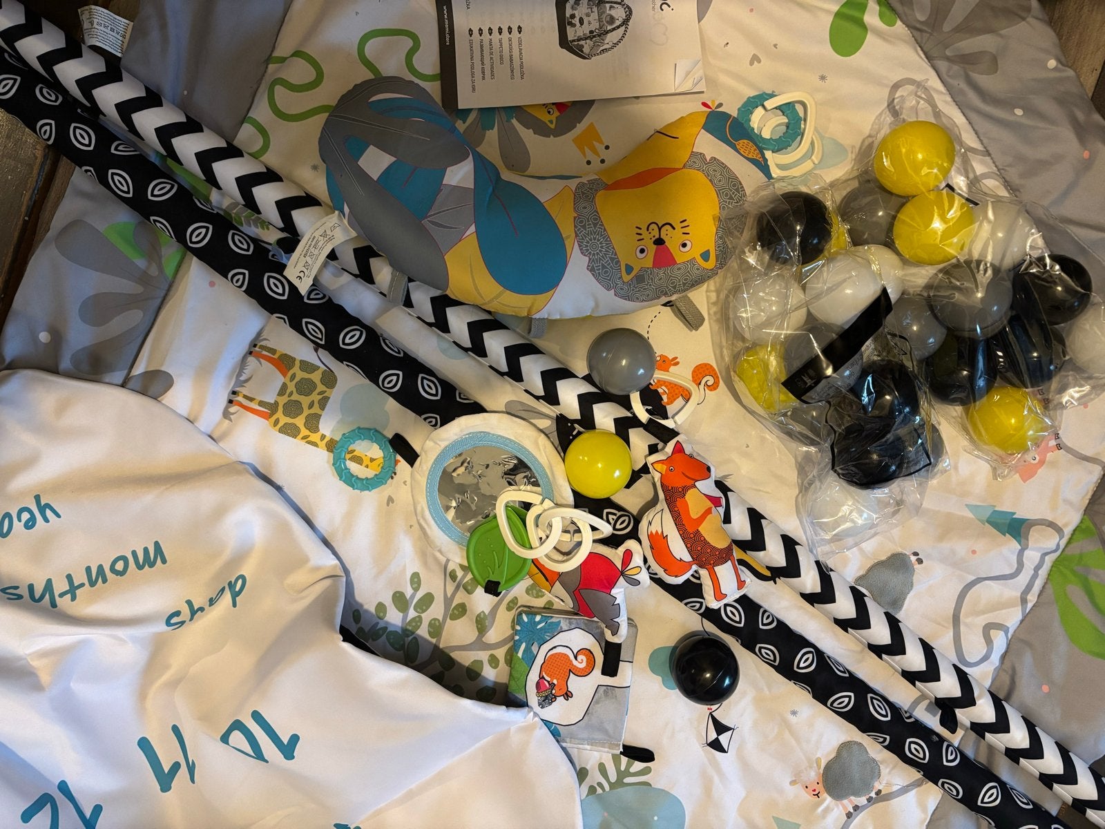 Momi Besto Babygym Speelkleed met ballenbak, Ophalen of Verzenden, Gebruikt, Speelkleed