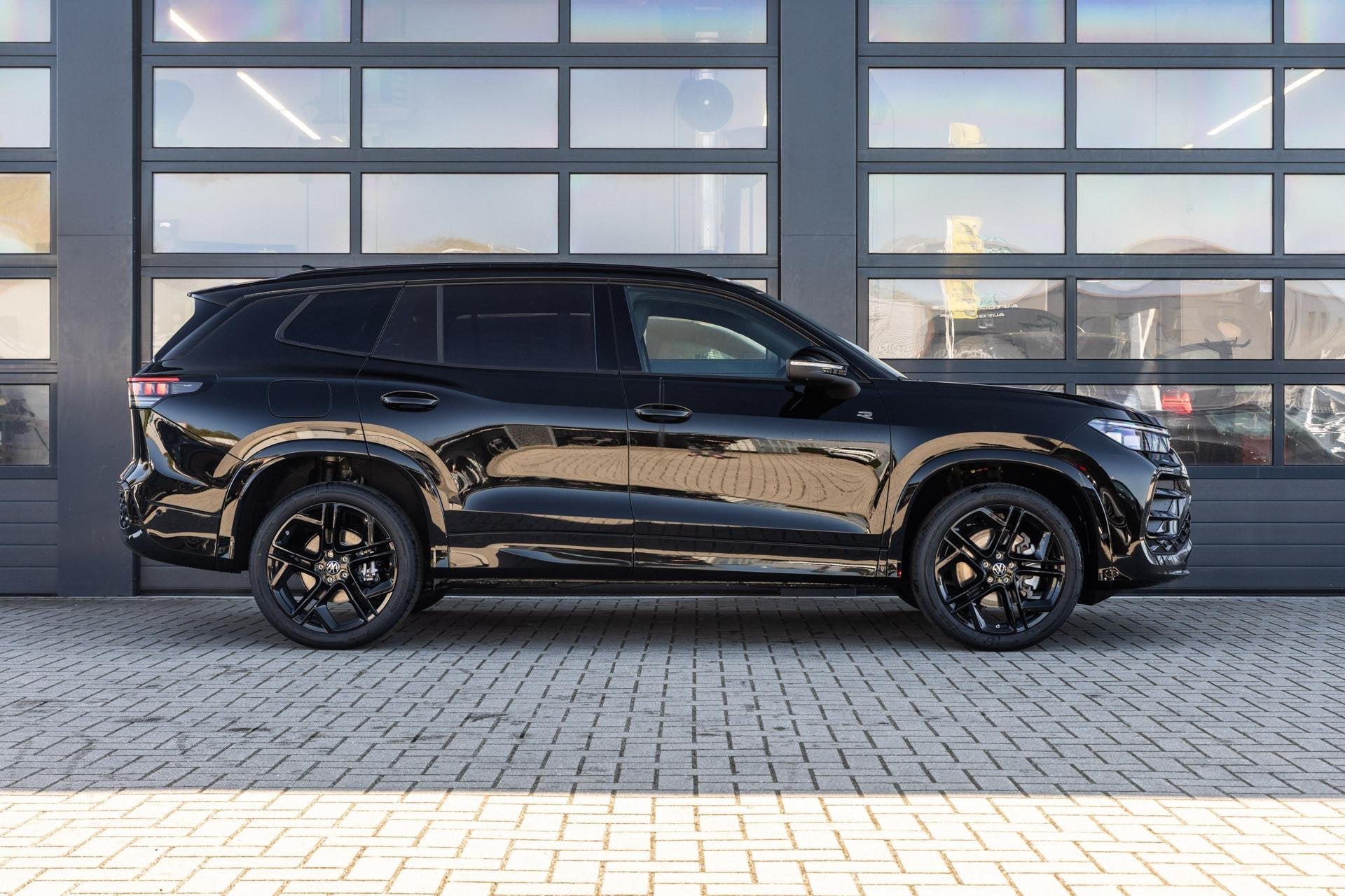 Volkswagen Tayron 1.5 eHybrid 204pk R-Line Edition | Trekhaa, Auto's, Volkswagen, 12 maanden, Stof, 1498 cc, 4 cilinders