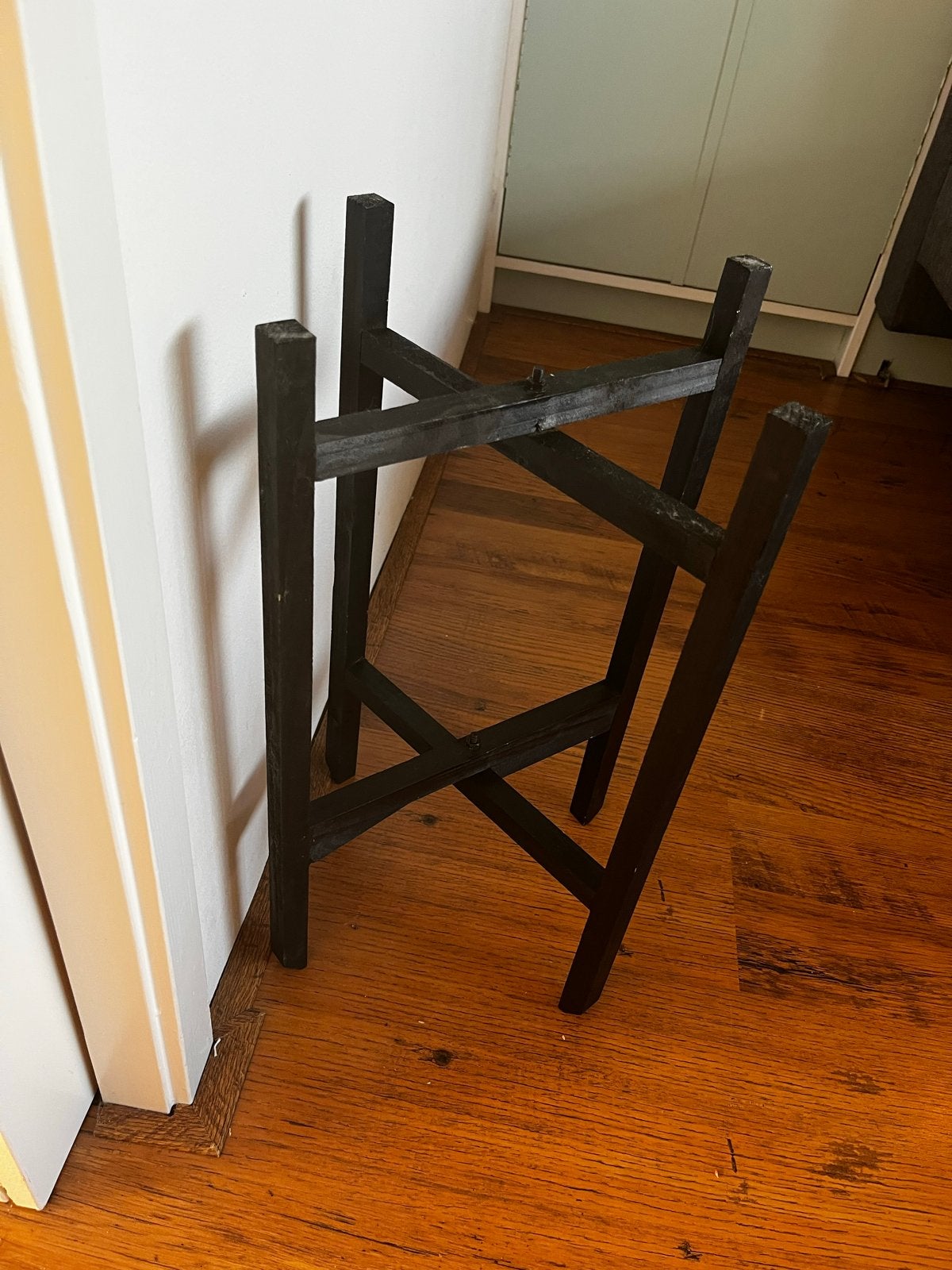 Houten zwarte standaard, Ophalen, Gebruikt, Zwart, Hout