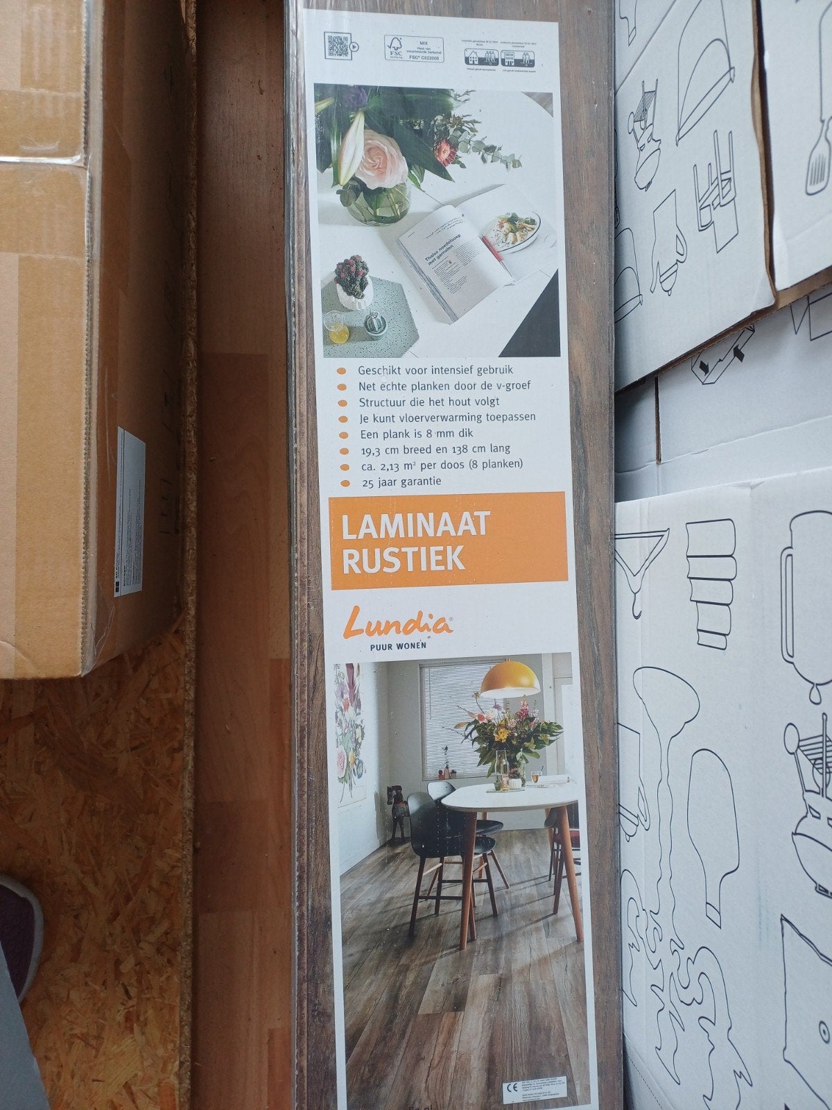 6 Nieuwe pakken Lundia Laminaat Eiken kleur, Doe-het-zelf en Verbouw, Ophalen, Nieuw, 10 m² of meer, 10 tot 30 cm