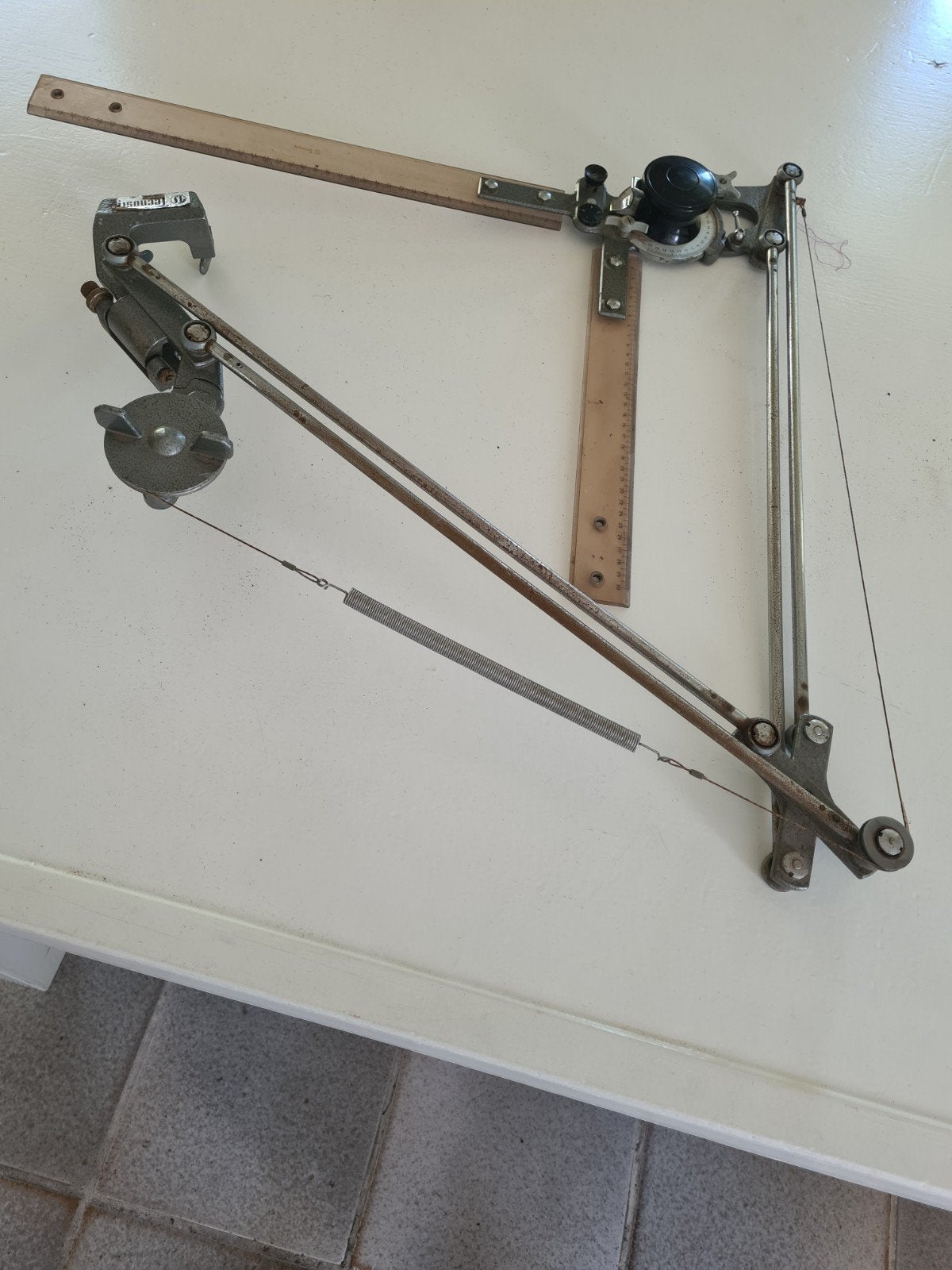 Originele tekenhaak voor tekenbord - Bouw & Technisch, Ophalen of Verzenden, Gebruikt, Minder dan 130 cm
