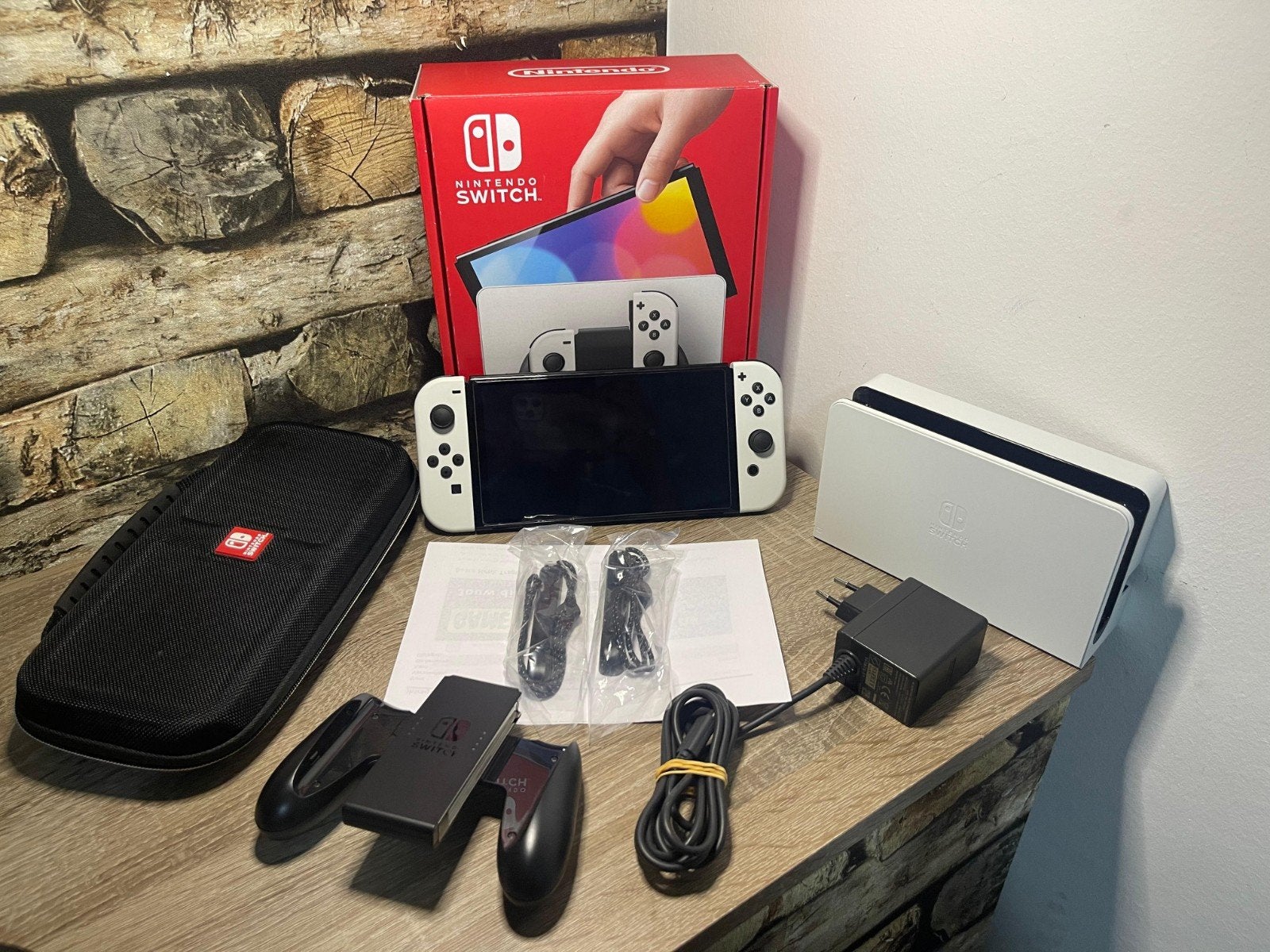 Compleet Nintendo switch Oled met beschermhoesje, Switch OLED, ., Ophalen of Verzenden, Zo goed als nieuw