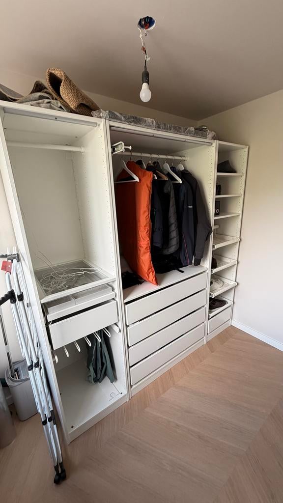 Ruime Witte Kledingkast met Lades en Hangruimte, Huis en Inrichting, Kasten | Kledingkasten, Ophalen, Gebruikt, 200 cm of meer