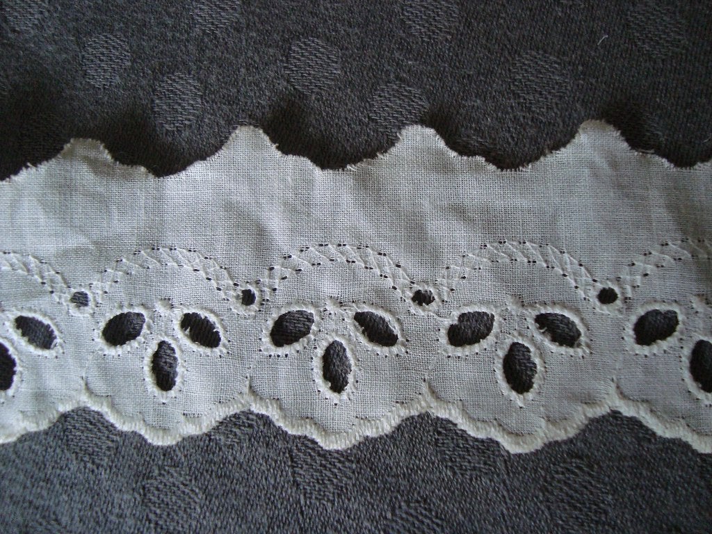 Stukje band met geel 4.5 -119 Cm, Hobby en Vrije tijd, Naaien en Fournituren, Ophalen of Verzenden, Nieuw, Lint, Band of Elastiek